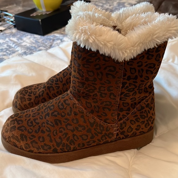 Suede Leopard Print Boots with Fur - Picture 2 of 12